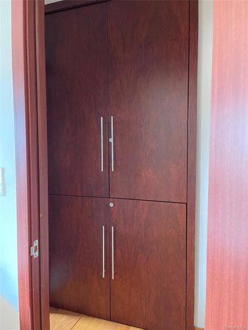 61-35 98th St 10D, Rego Park, NY 11374