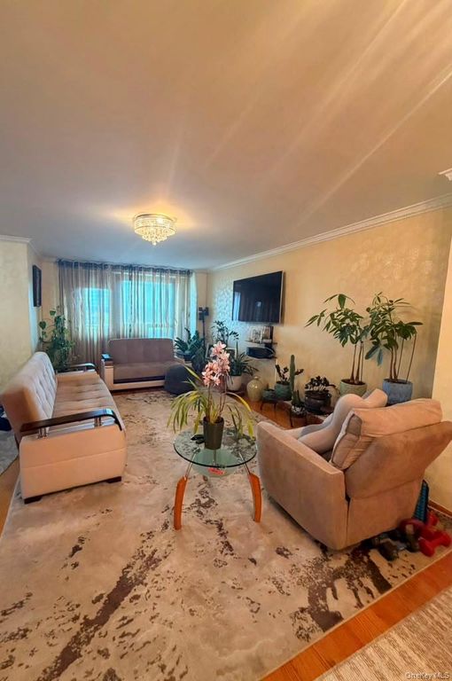 61-35 98th St 10D, Rego Park, NY 11374 — photo 2