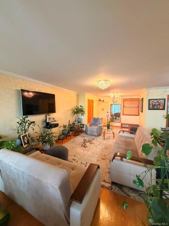 61-35 98th St 10D, Rego Park, NY 11374 — photo 3