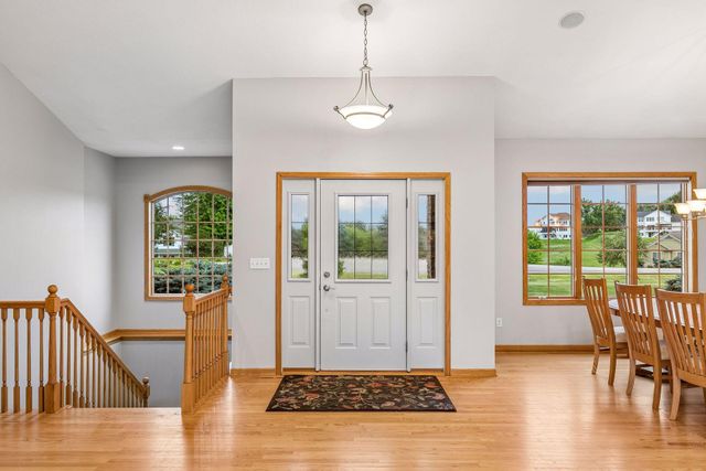 1057 Ridge Crest Lane NW, Rochester, MN 55901