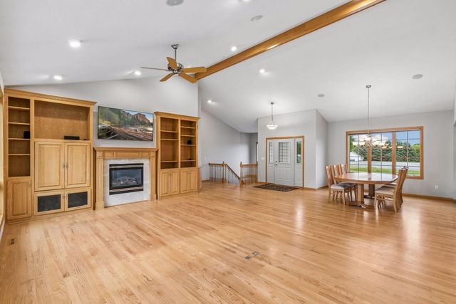 1057 Ridge Crest Lane NW, Rochester, MN 55901