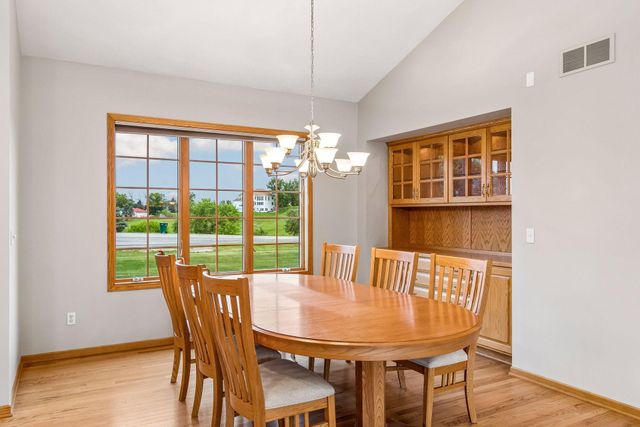 1057 Ridge Crest Lane NW, Rochester, MN 55901