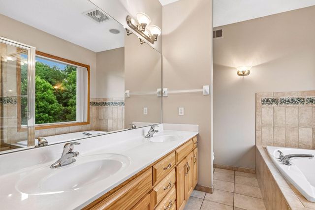 1057 Ridge Crest Lane NW, Rochester, MN 55901