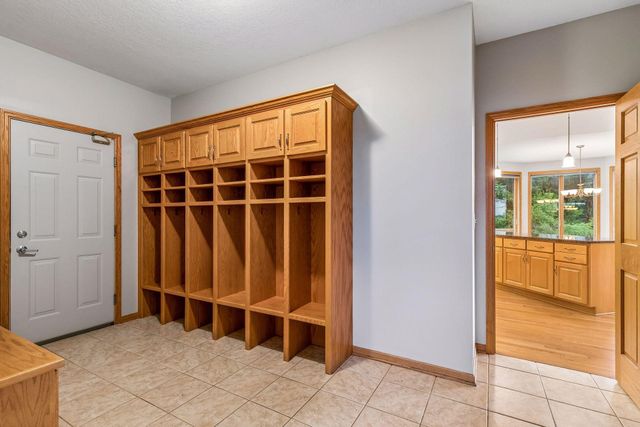 1057 Ridge Crest Lane NW, Rochester, MN 55901
