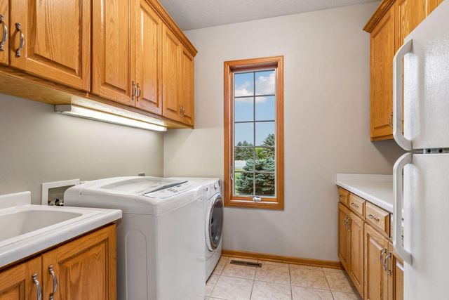 1057 Ridge Crest Lane NW, Rochester, MN 55901