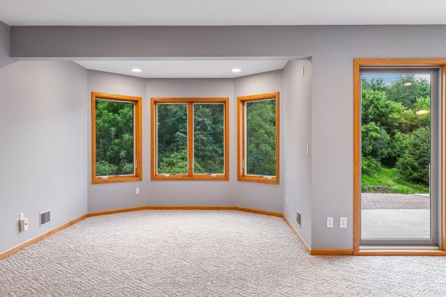 1057 Ridge Crest Lane NW, Rochester, MN 55901