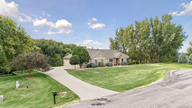 1057 Ridge Crest Lane NW, Rochester, MN 55901