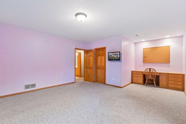 1057 Ridge Crest Lane NW, Rochester, MN 55901