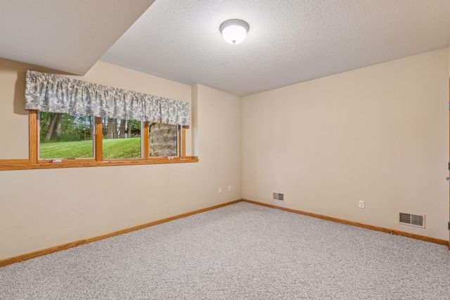 1057 Ridge Crest Lane NW, Rochester, MN 55901