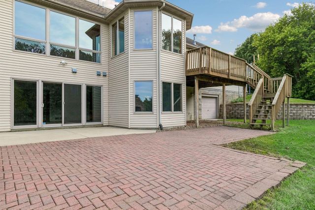 1057 Ridge Crest Lane NW, Rochester, MN 55901
