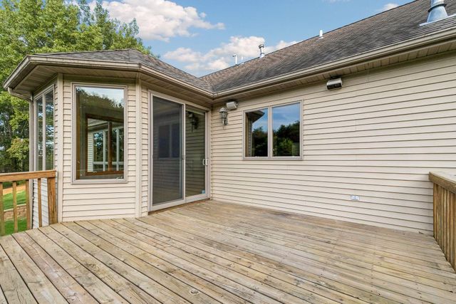 1057 Ridge Crest Lane NW, Rochester, MN 55901