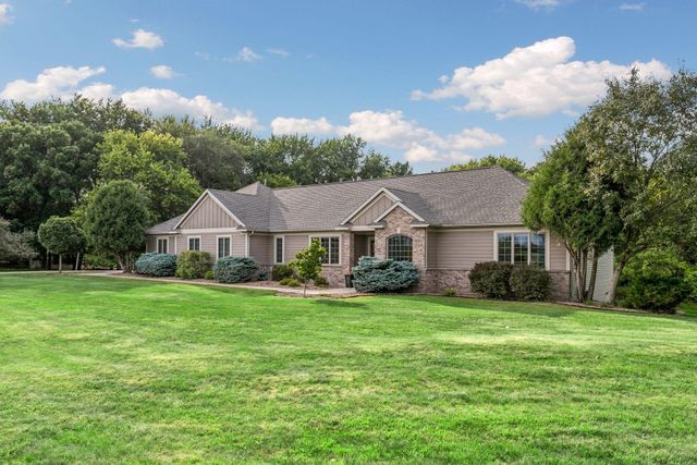 1057 Ridge Crest Lane NW, Rochester, MN 55901