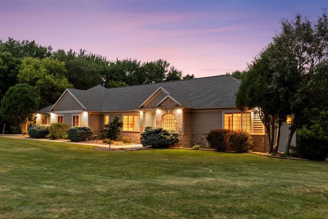 1057 Ridge Crest Lane NW, Rochester, MN 55901