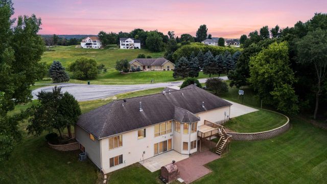 1057 Ridge Crest Lane NW, Rochester, MN 55901