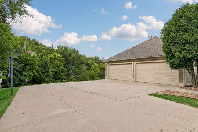 1057 Ridge Crest Lane NW, Rochester, MN 55901