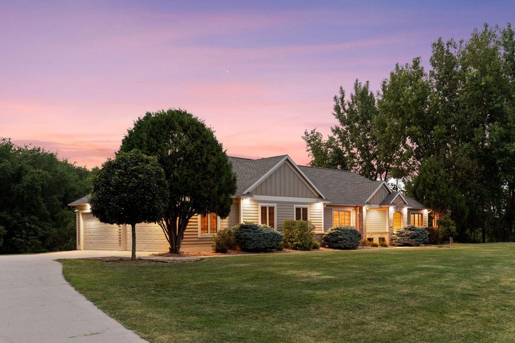 1057 Ridge Crest Lane NW, Rochester, MN 55901