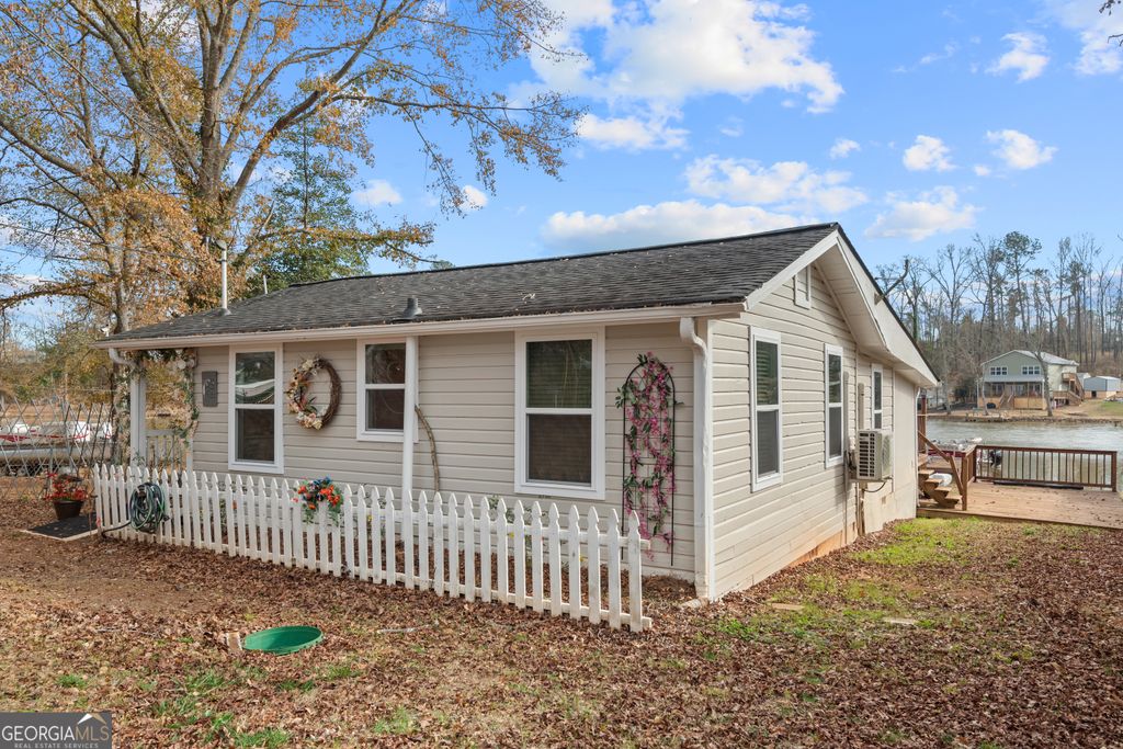 180 Southern Shores Road, Jackson, GA 30233