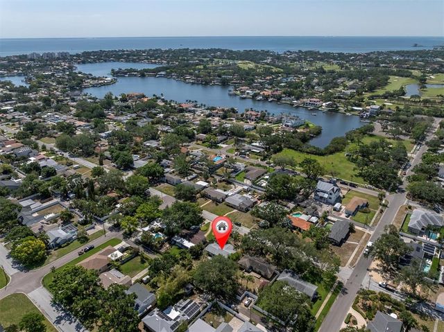 627 38TH AVENUE NE, St Petersburg, FL 33704