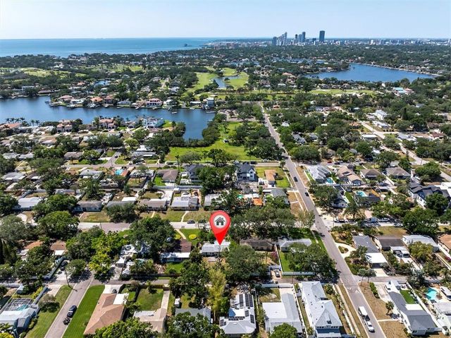 627 38TH AVENUE NE, St Petersburg, FL 33704