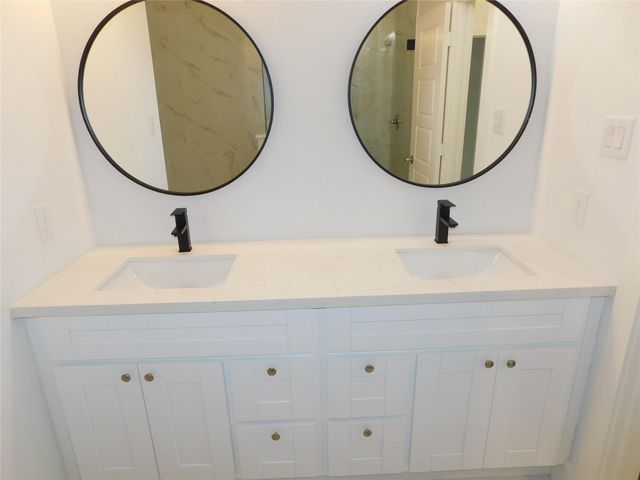 7002 S Hall Street B, Houston, TX 77028