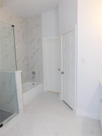 7002 S Hall Street B, Houston, TX 77028