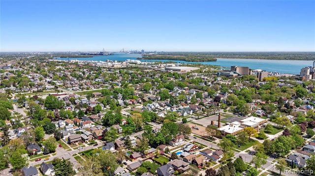 532 Chestnut Street, Wyandotte, MI 48192