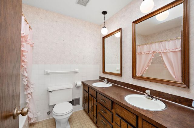 10634 Wellington Lane N, Maple Grove, MN 55369