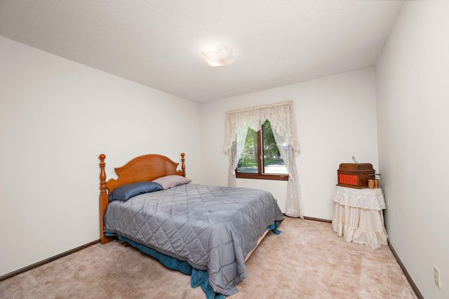 10634 Wellington Lane N, Maple Grove, MN 55369