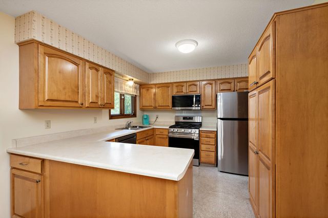 10634 Wellington Lane N, Maple Grove, MN 55369
