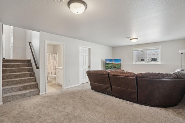 6309 83rd Avenue S, Horace, ND 58047