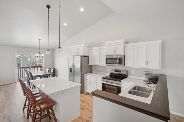 6309 83rd Avenue S, Horace, ND 58047