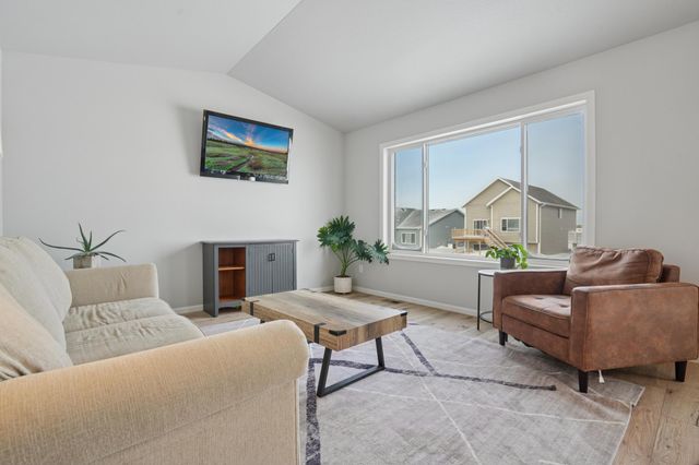 6309 83rd Avenue S, Horace, ND 58047