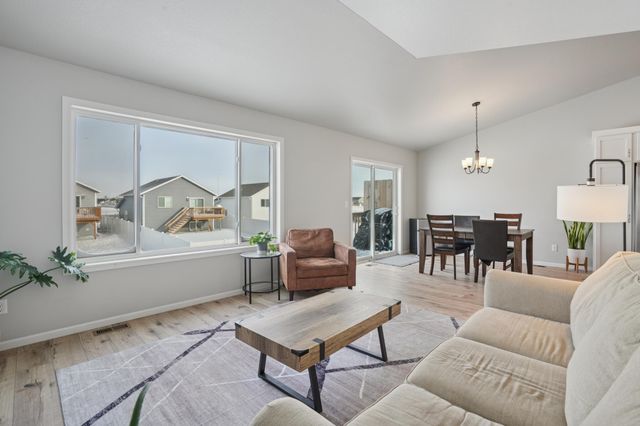 6309 83rd Avenue S, Horace, ND 58047