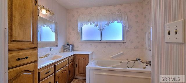 885 Maple Street, Ashton, ID 83420