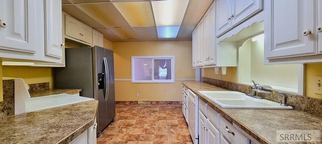 885 Maple Street, Ashton, ID 83420