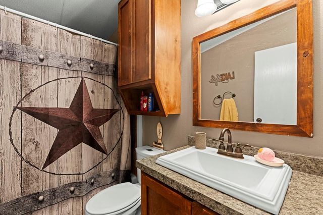 166 Elm Shores Dr, Lakehills, TX 78063