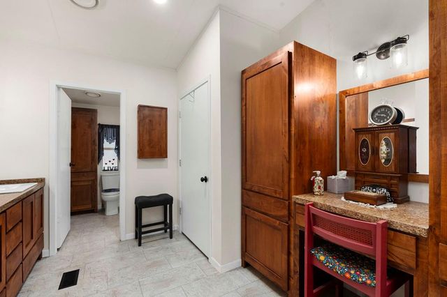 166 Elm Shores Dr, Lakehills, TX 78063