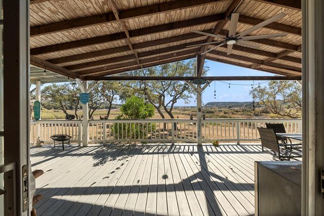 166 Elm Shores Dr, Lakehills, TX 78063