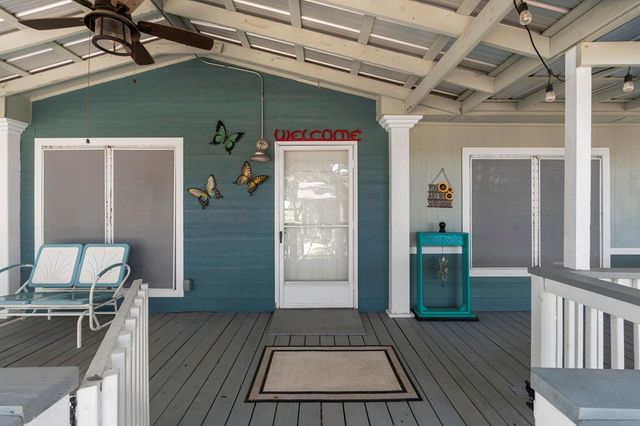 166 Elm Shores Dr, Lakehills, TX 78063