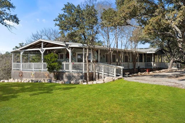 166 Elm Shores Dr, Lakehills, TX 78063