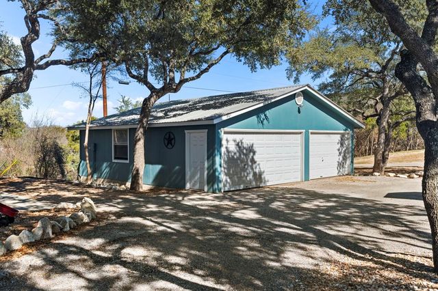 166 Elm Shores Dr, Lakehills, TX 78063