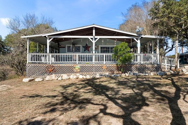 166 Elm Shores Dr, Lakehills, TX 78063