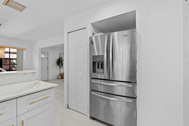 111 Weybridge Circle, Royal Palm Beach, FL 33411