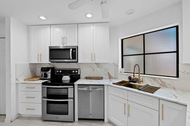 111 Weybridge Circle, Royal Palm Beach, FL 33411