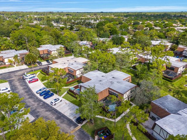 111 Weybridge Circle, Royal Palm Beach, FL 33411
