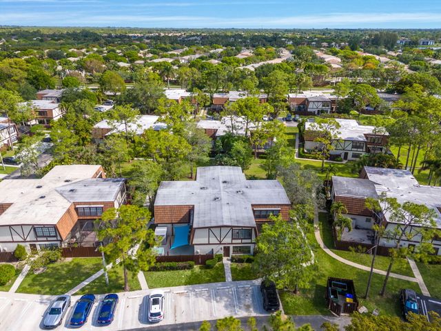 111 Weybridge Circle, Royal Palm Beach, FL 33411