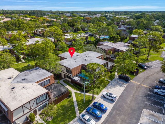 111 Weybridge Circle, Royal Palm Beach, FL 33411