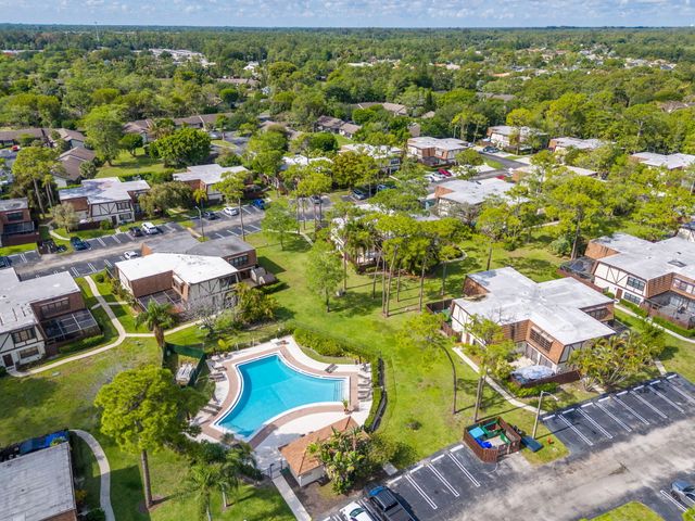 111 Weybridge Circle, Royal Palm Beach, FL 33411
