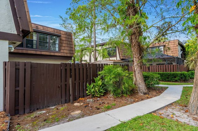 111 Weybridge Circle, Royal Palm Beach, FL 33411