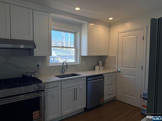 91 Columbus Drive, Tenafly, NJ 07670